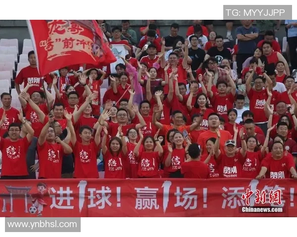 重庆足球俱乐部奋勇拼搏展现团队精神助力城市足球发展新篇章