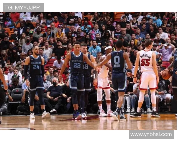 勇士与灰熊激战正酣谁能在季后赛中笑到最后